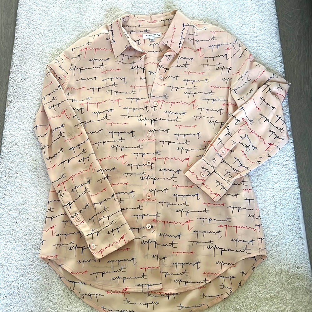 Equipment 100% silk light pink shirt, size M.